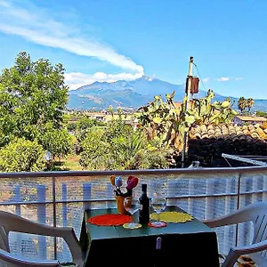 Casa Del Sole Con Vista Sull'etna A 200 Mt Dal Mare Hébergement de vacances